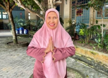 Hj. MIRA SARI, S.Pd