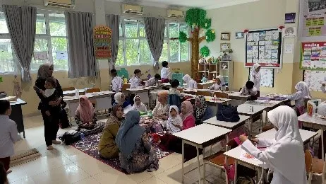 Orang tua mengajar